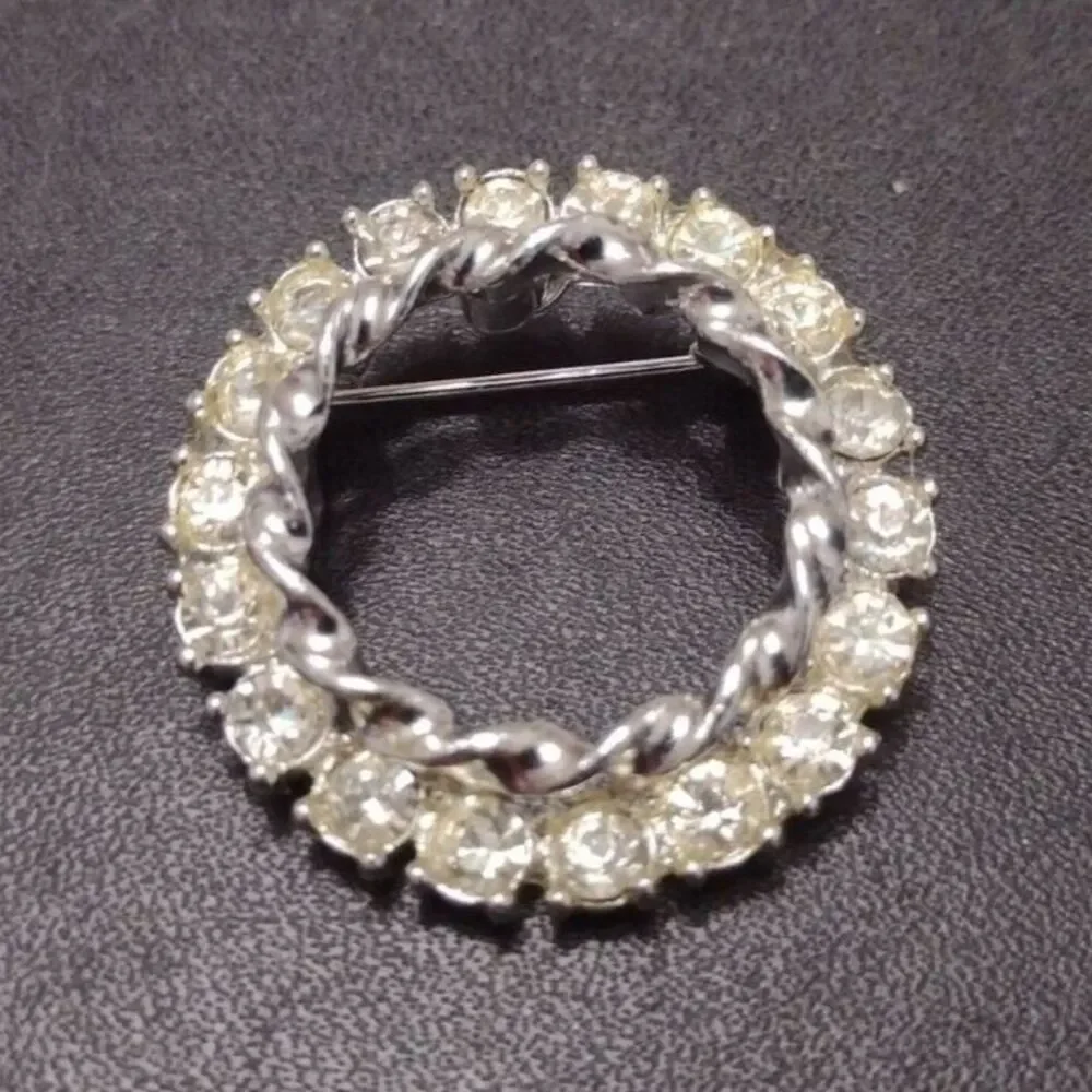 Vintage round rhinestone brooch